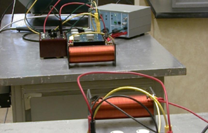 The coils far apart show a small signal on the oscilloscope.