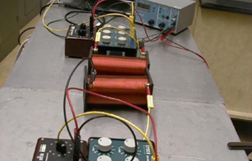 The receiving coil is disconnected to see the raw signal.